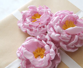 fabric,flower,brooch,pin,gift,gift toppers,decoration